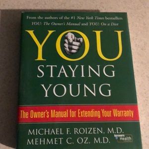 You Staying Young book by Dr.OZ & Dr. Roizen Great info & humerus illustrations
